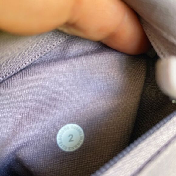 Lululemon 2020 zoned in tight 27” in lunar rock Sz 2 - Picture 8 of 9